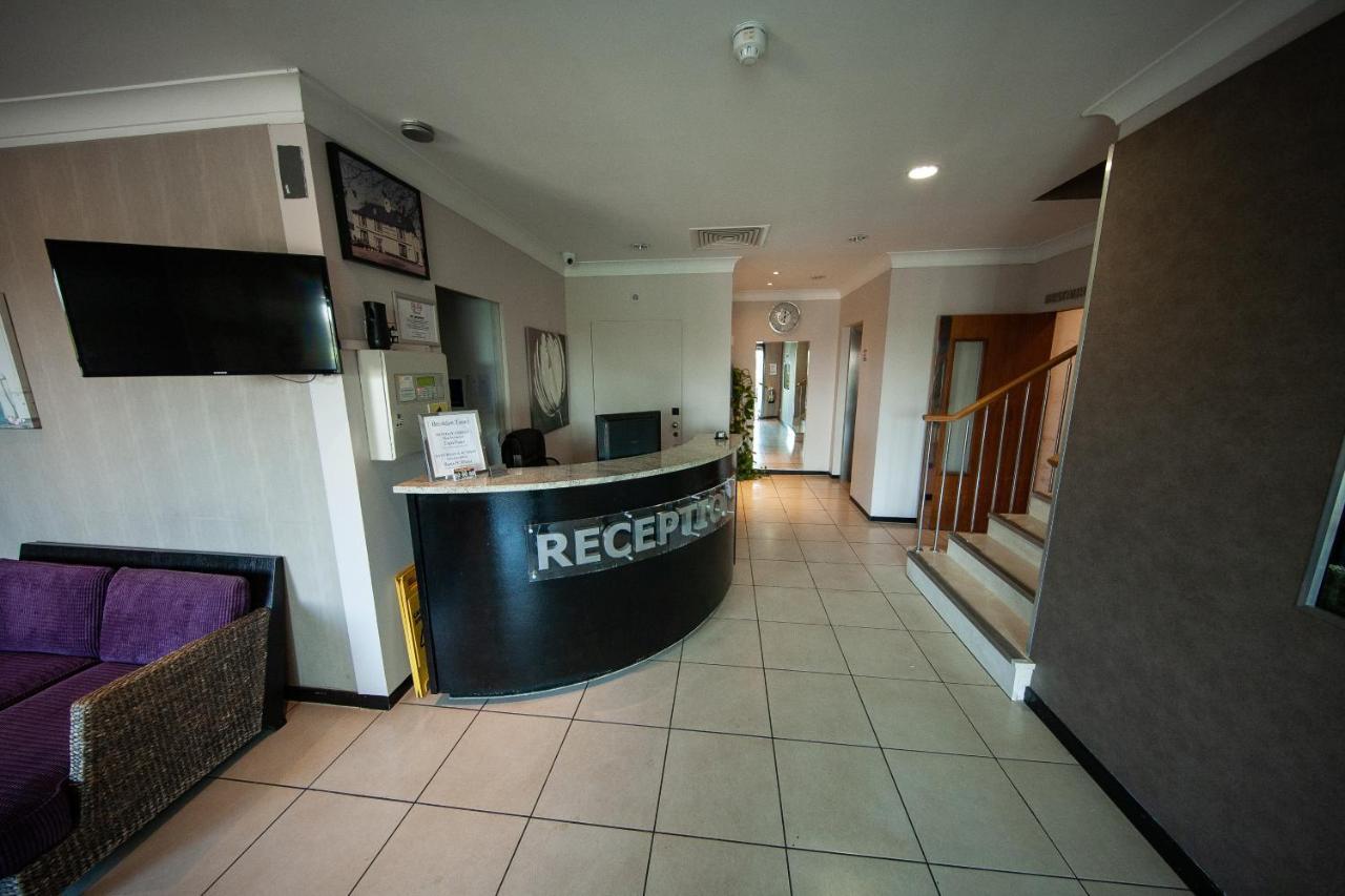 Berwick Manor Hotel Rainham  Exterior foto