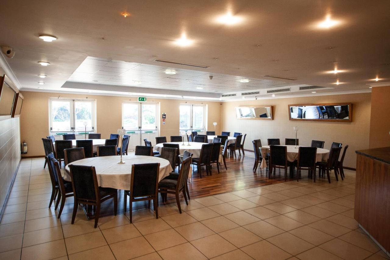 Berwick Manor Hotel Rainham  Exterior foto